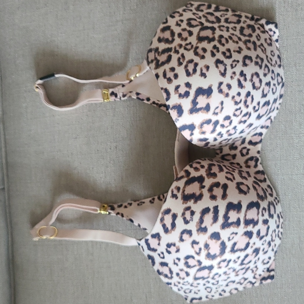 Victoria's Secret Incredible Lined Demi Bra 32DD